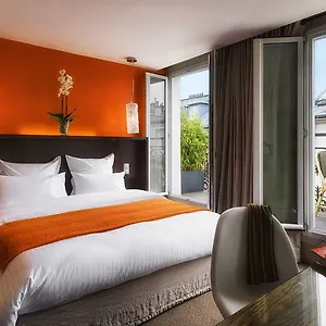 فندق بي مونتمارتر, باريس